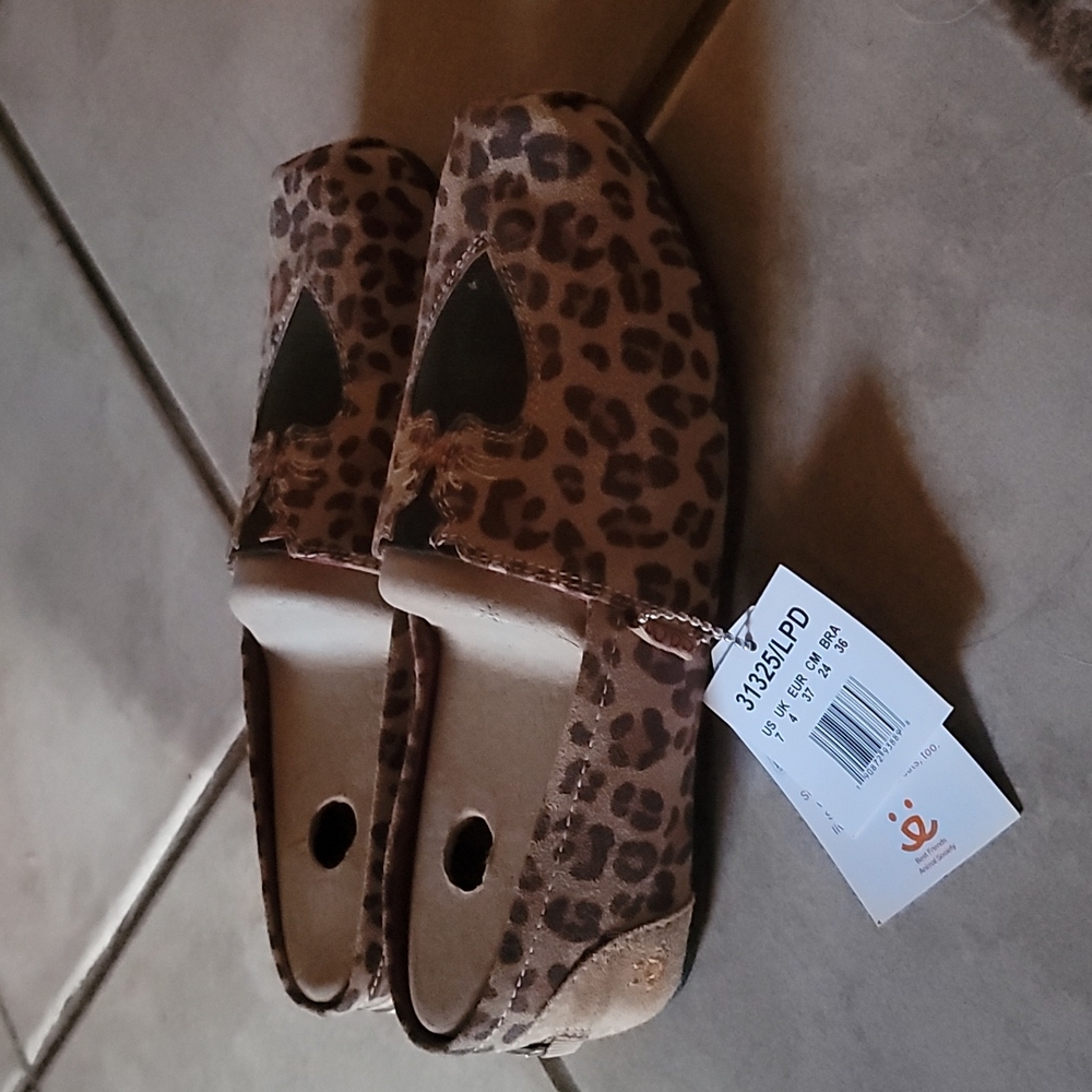 Bob's memory foam slip-on